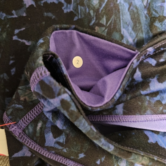 Lululemon Wunder Under Crop Pant - Floral Sport Iris Flower - Size 2 - Picture 5 of 5